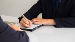 インターンを辞めると決意した後の対応方法は？